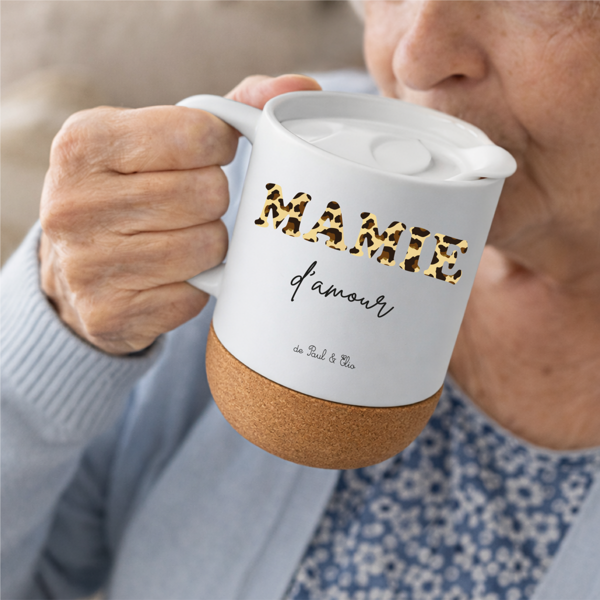 Mug Mamie d’amour personnalisé – Cadeau Fête des Grands-Mères – Mug cœur léopard – Prénoms des petits-enfants – Mug mamie en céramique 330 ml – Image 2